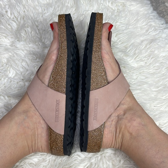 Birkenstock Gizeh big buckle sandals in pink nubuck leather - Picture 4 of 13